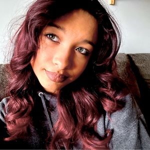 Meet your Posher, Savannah.